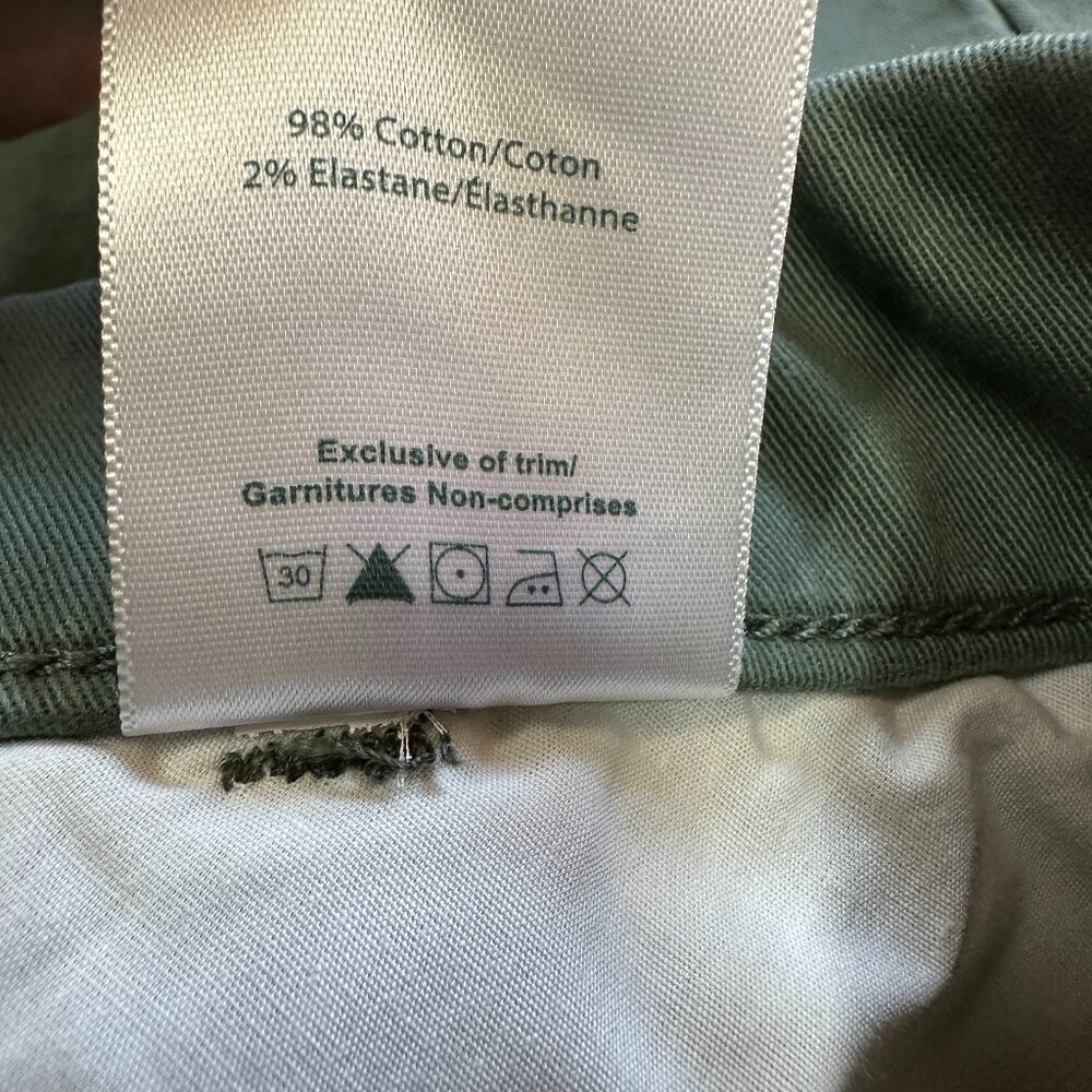 JAG Women's Olive Green Maddie Mid Rise Shorts 7" Inseam, Size 6P - Picture 6 of 6